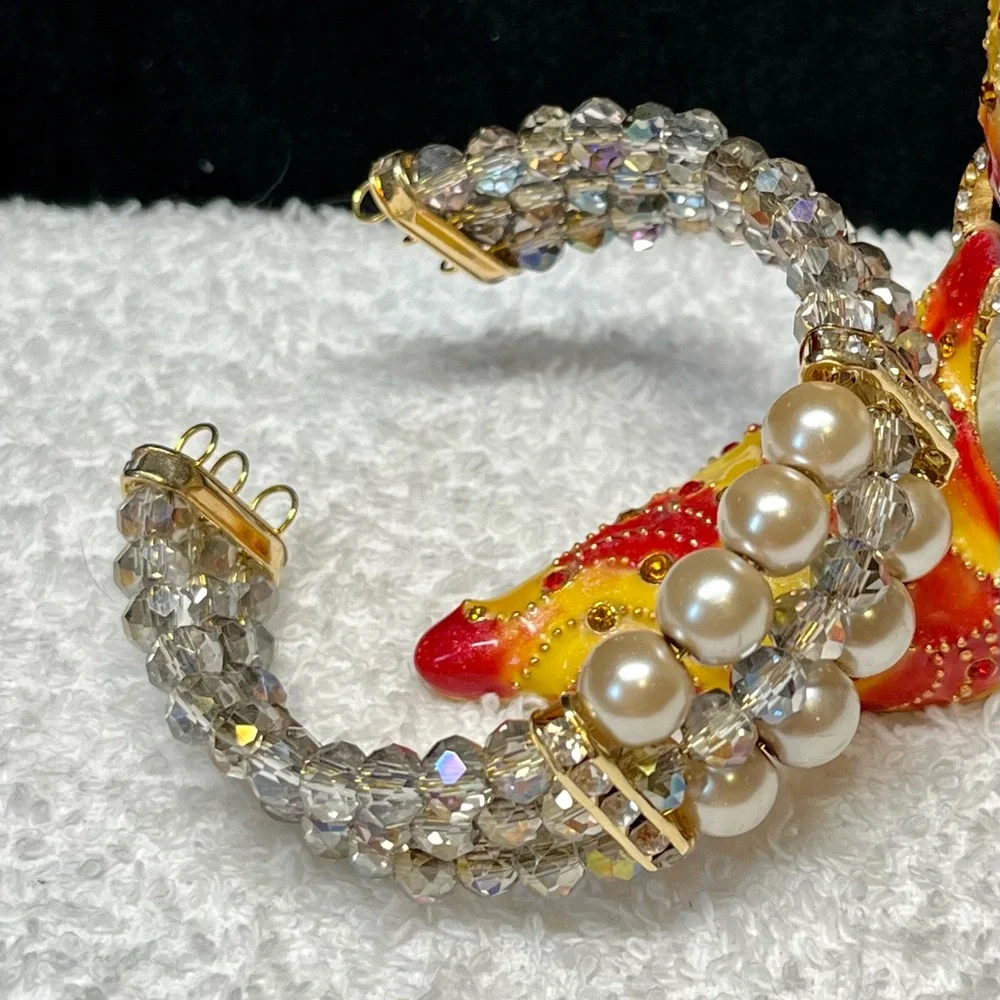 Gorgeous elegant old world charm cuff bangle - Picture 8 of 9